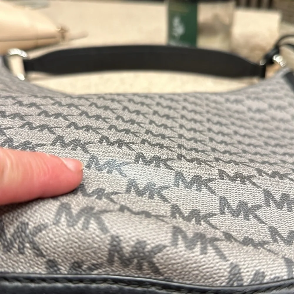 MK Studio Lydia Hobo